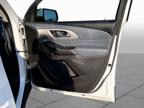 Used 2019 Chevrolet Traverse LT FWD image 22