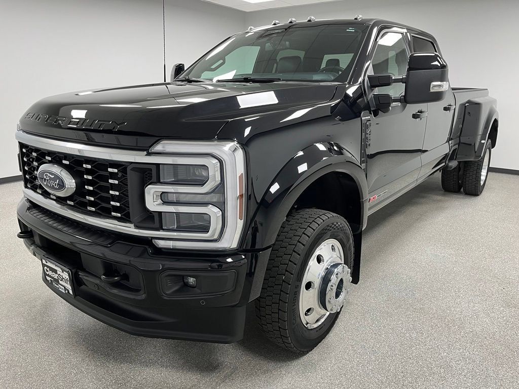 Used 2025 Ford F450 Platinum w/ FX4 Off-Road Package AWD/4WD image 4
