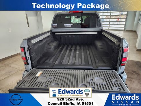 Used 2023 Nissan Frontier PRO-4X w/ Pro Convenience Package AWD/4WD image 11