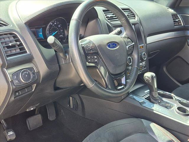 Used 2019 Ford Explorer XLT w/ Equipment Group 202A FWD image 9