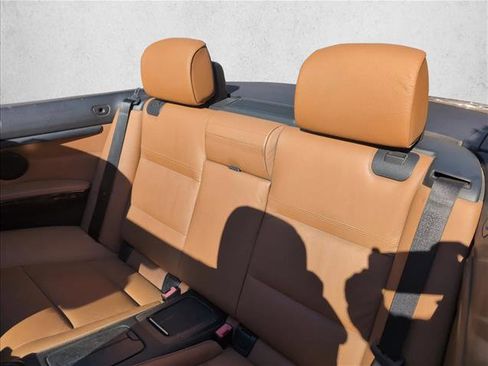 Used 2008 BMW 328i Convertible image 17