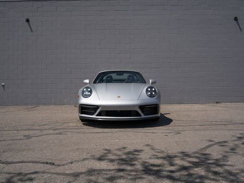 Certified 2024 Porsche 911 Targa 4 GTS AWD/4WD image 10