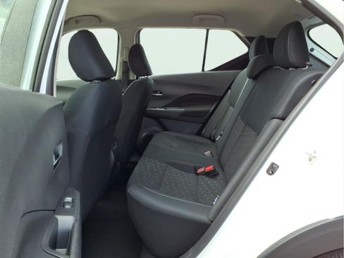 Used 2024 Nissan Kicks SV FWD image 11