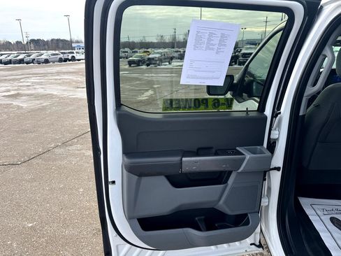 Used 2021 Ford F150 XLT image 13