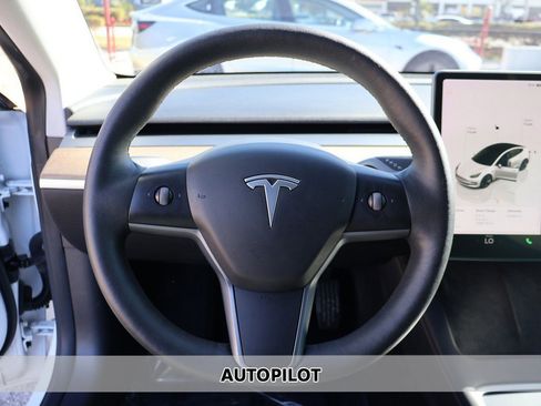 Used 2022 Tesla Model 3 Long Range image 3