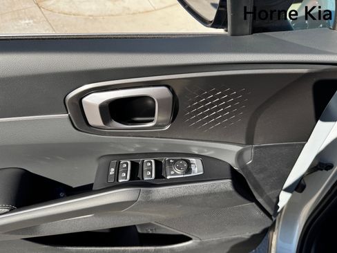 New 2026 Kia Sorento LX image 10
