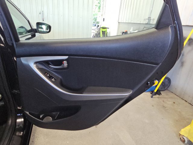 Used 2013 Hyundai Elantra Limited FWD image 30