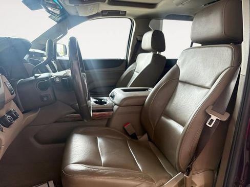 Used 2017 GMC Yukon SLT w/ Premium Edition AWD/4WD image 7
