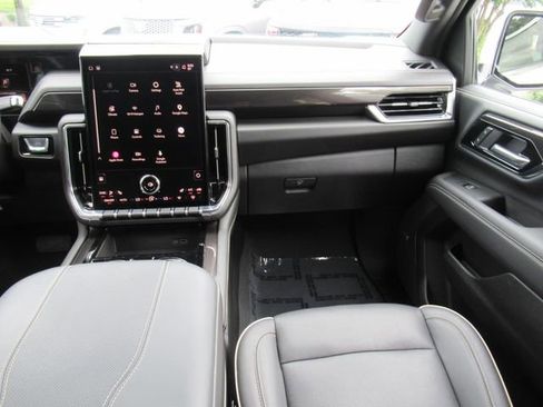 Used 2025 GMC Yukon XL Elevation RWD image 14