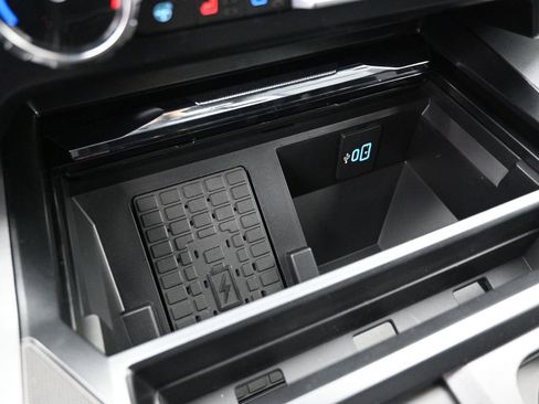 New 2026 Ford F250 Lariat w/ Black Appearance Package image 17