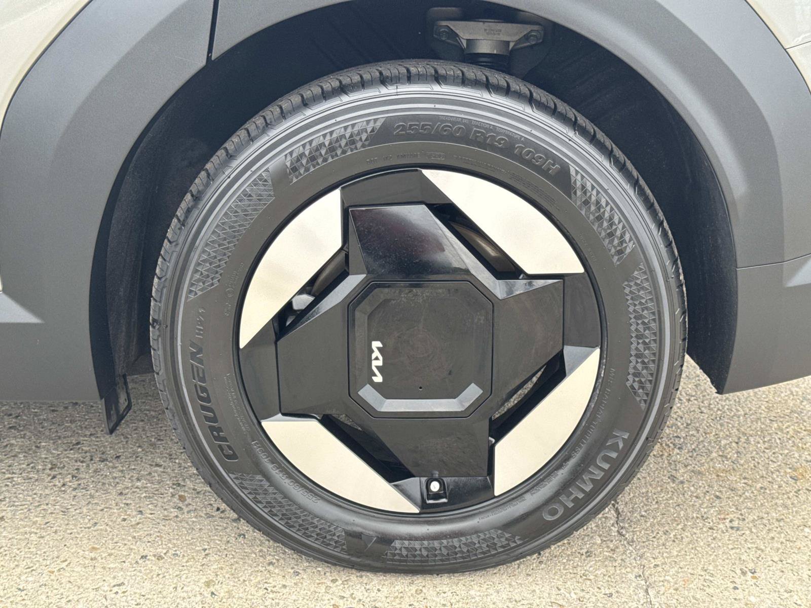 Used 2024 Kia EV9 Wind AWD/4WD image 25