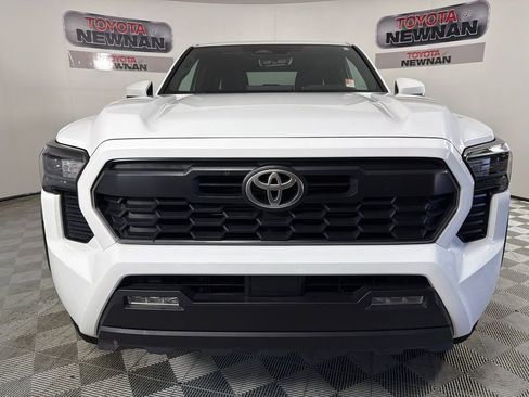 Used 2025 Toyota Tacoma TRD Off-Road image 8