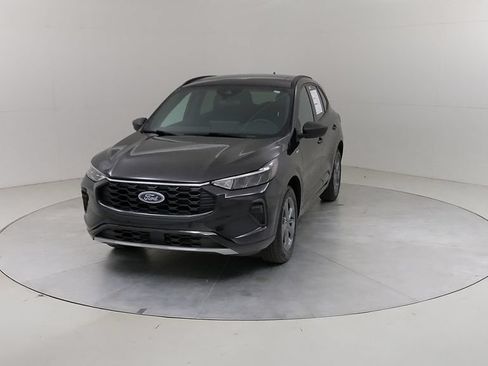 Certified 2024 Ford Escape ST-Line w/ Tech Pack #1 AWD/4WD image 9