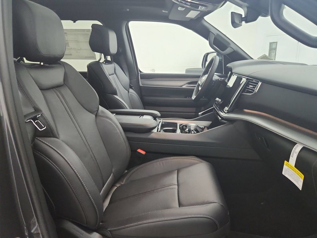 New 2026 Jeep Grand Wagoneer Limited AWD/4WD image 33