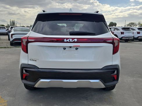 New 2026 Kia Seltos EX image 7