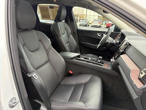 Certified 2024 Volvo XC60 B5 Plus w/ Protection Package Premier AWD/4WD image 35