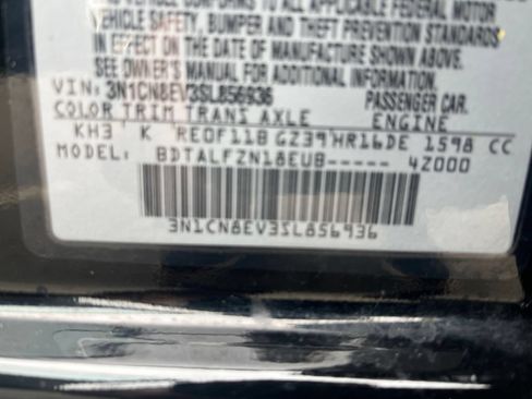 Used 2025 Nissan Versa SV FWD image 28