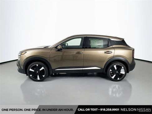 New 2025 Nissan Kicks SR image 8