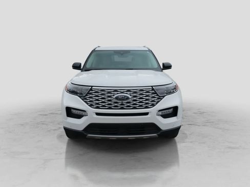 Used 2023 Ford Explorer Platinum w/ Technology Package AWD/4WD image 3