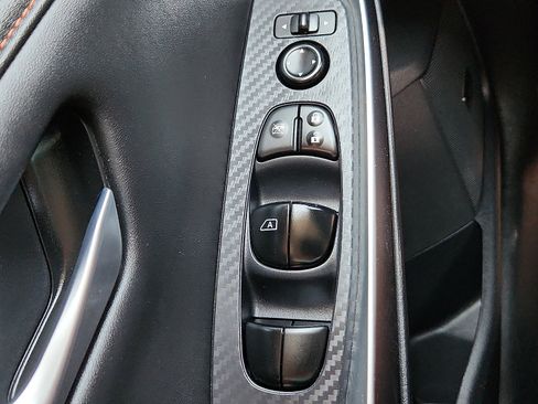 Used 2024 Nissan Sentra SR w/ SR Premium Package FWD image 18