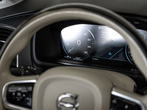 Used 2020 Volvo XC90 T5 Momentum image 18