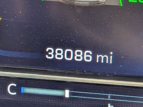 Used 2023 Chevrolet Tahoe Z71 w/ Luxury Package image 19