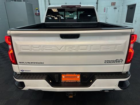 Used 2024 Chevrolet Silverado 1500 High Country w/ Technology Package AWD/4WD image 8