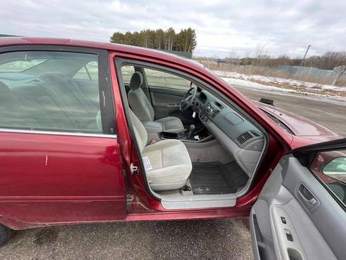 Used 2004 Toyota Camry LE image 27