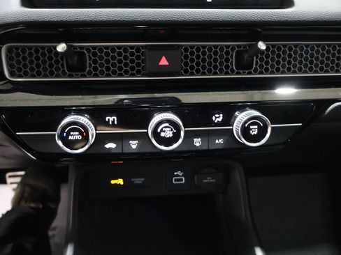 Used 2023 Honda Civic Sport image 29