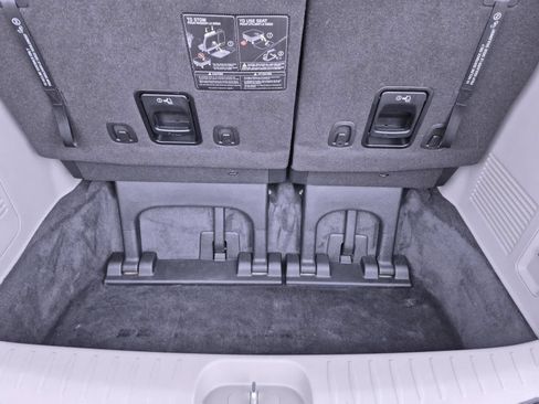 Used 2021 Kia Sedona EX w/ EX Premium Package FWD image 35
