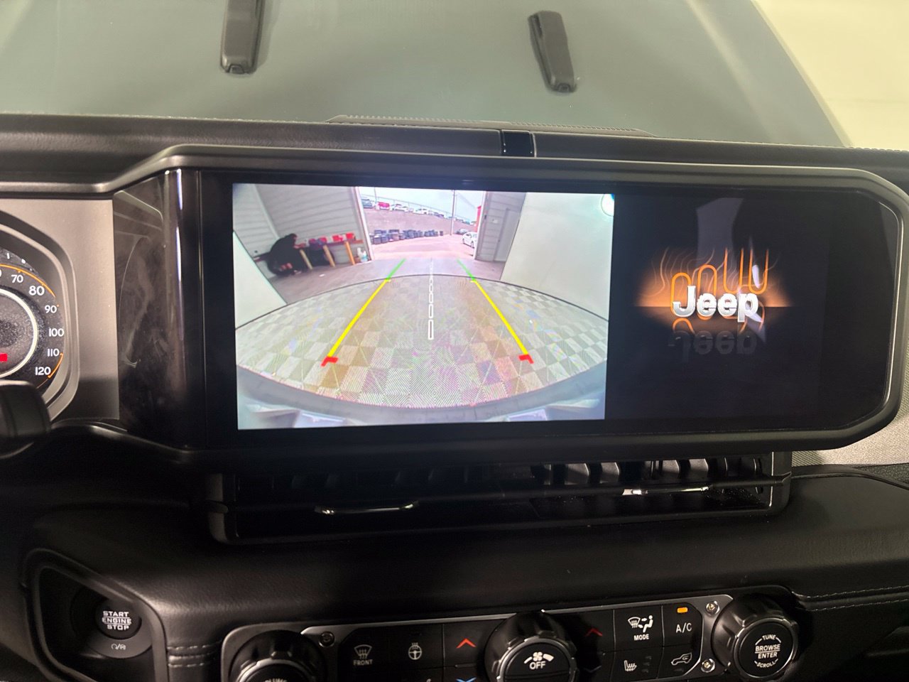 Used 2026 Jeep Wrangler Unlimited Sahara AWD/4WD image 28