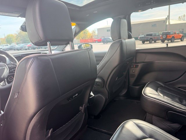 Used 2025 Chrysler Pacifica Limited FWD image 26