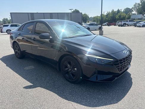Used 2022 Hyundai Elantra SEL FWD image 10