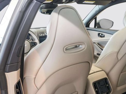 Used 2023 Aston Martin DBX AWD/4WD image 44