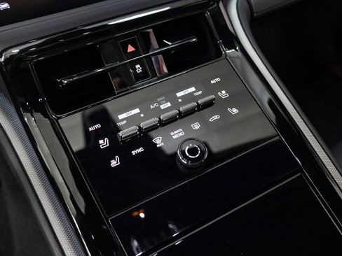 New 2025 Porsche Panamera 4 image 17