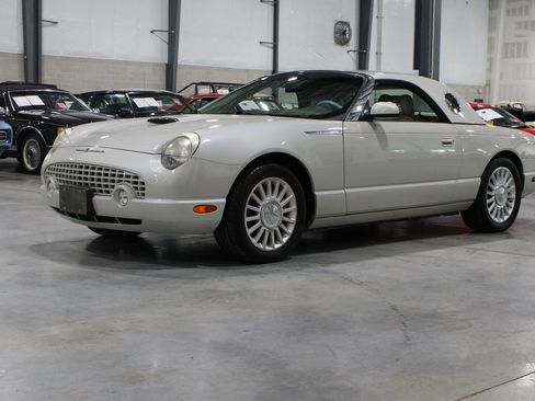 Used 2005 Ford Thunderbird 50th Anniversary RWD image 24