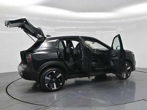 Used 2026 Nissan Kicks SR FWD image 4