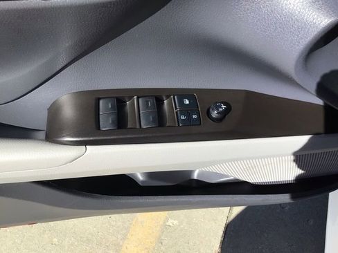 Used 2022 Toyota Camry LE FWD image 11