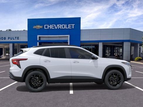 New 2026 Chevrolet Trax LT w/ Driver Confidence Package FWD image 5