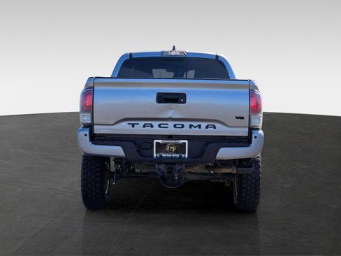 Used 2021 Toyota Tacoma TRD Off-Road w/ Technology Package AWD/4WD image 6