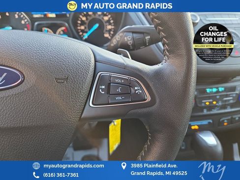 Used 2017 Ford Escape SE w/ SE Sport Appearance Package image 30