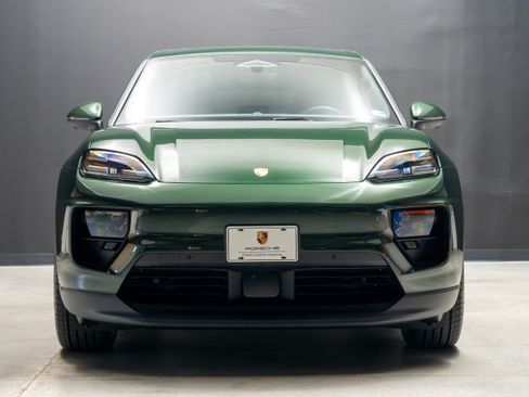 Certified 2025 Porsche Macan 4S Electric AWD/4WD image 10