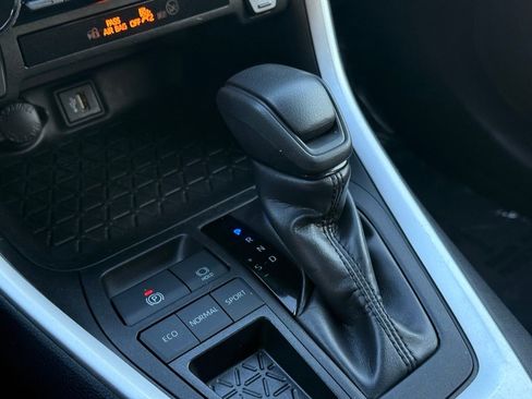 Used 2024 Toyota RAV4 XLE image 32