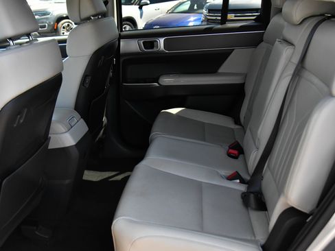 Used 2024 Hyundai Santa Fe SEL AWD/4WD image 40