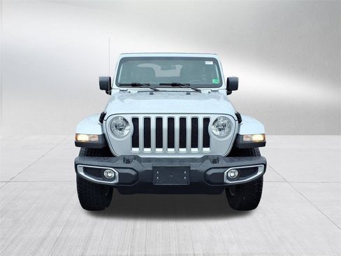 Used 2023 Jeep Wrangler Sahara w/ Cold Weather Group image 9