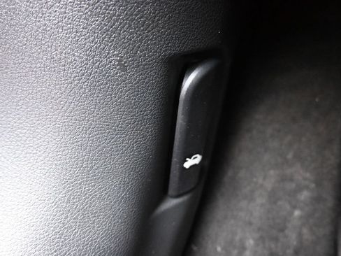 Used 2021 Nissan Sentra SR w/ SR Premium Package FWD image 29