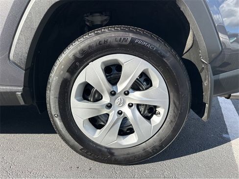 Used 2025 Toyota RAV4 LE image 37