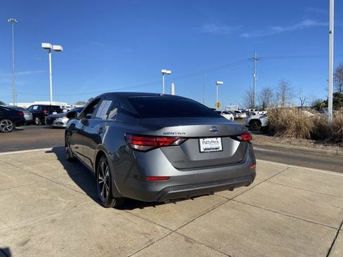 Used 2021 Nissan Sentra SV image 8