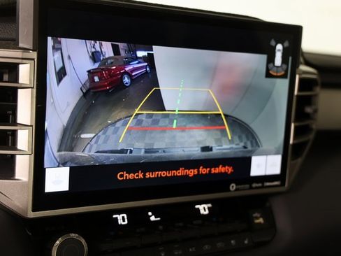 Used 2023 Toyota Tundra Limited image 17