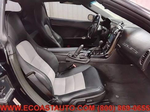 Used 2005 Chevrolet Corvette Coupe w/ Preferred Equipment Group RWD image 14